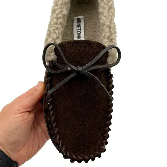 Minnetonka Mens Moccasin Slippers Size 10 Chocolate Suede Upper Faux Fur Lining - Picture 4 of 16